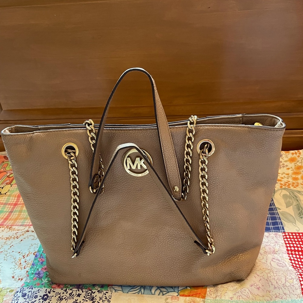 Authentic Michael Kors Pebbled Leather Chain Handles Tote Shoulder Bag Tan Color